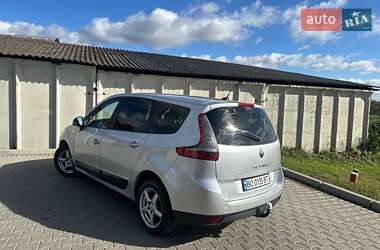 Минивэн Renault Megane Scenic 2010 в Шумске