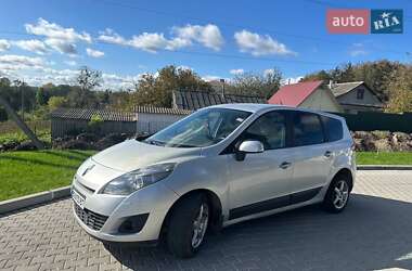 Минивэн Renault Megane Scenic 2010 в Шумске