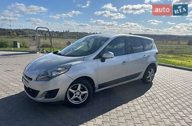 Минивэн Renault Megane Scenic 2010 в Шумске