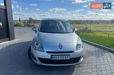 Минивэн Renault Megane Scenic 2010 в Шумске