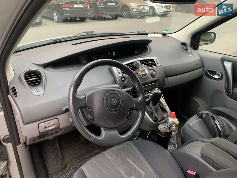Минивэн Renault Megane Scenic 2005 в Киеве