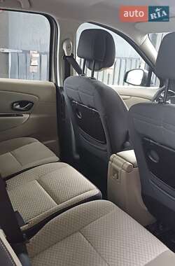 Мінівен Renault Megane Scenic 2011 в 