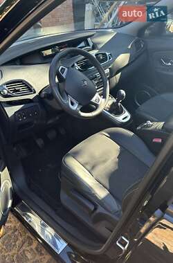 Минивэн Renault Megane Scenic 2012 в 