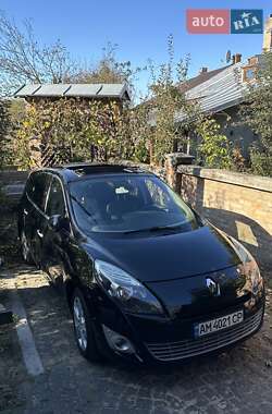 Минивэн Renault Megane Scenic 2012 в 