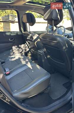 Минивэн Renault Megane Scenic 2012 в 
