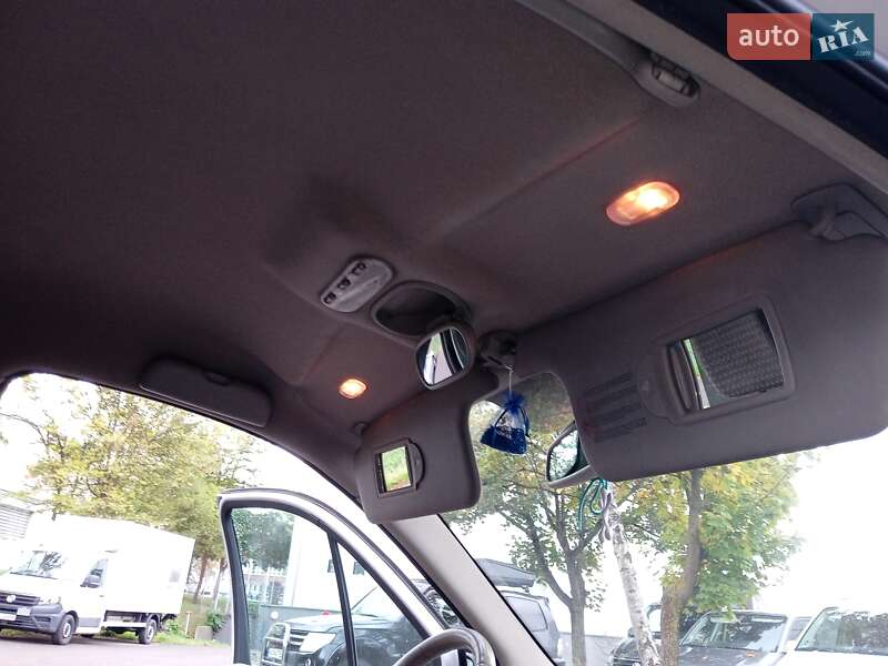 Минивэн Renault Megane Scenic 2006 в Камне-Каширском фото 12 Минивэн Renault Megane Scenic 2006 в Камне-Каширском