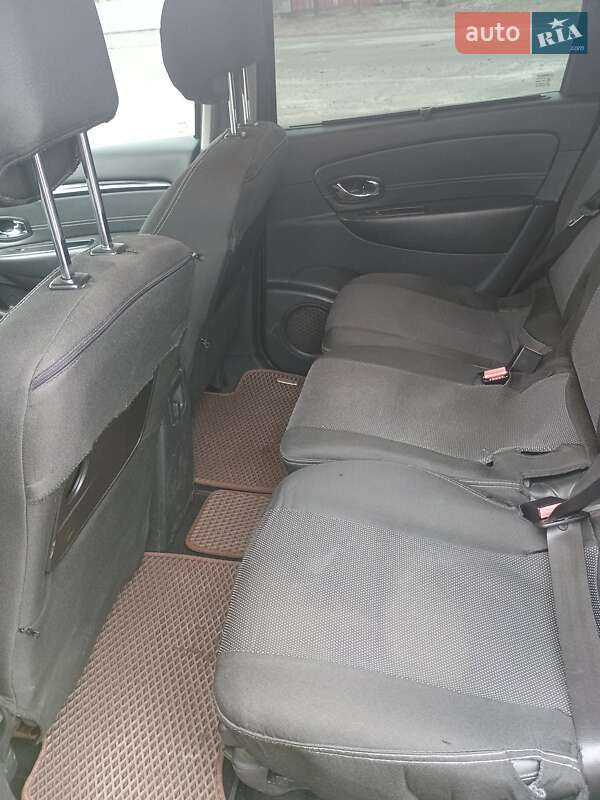 Мінівен Renault Megane Scenic 2013 в Лохвиці