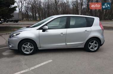 Минивэн Renault Megane Scenic 2011 в 