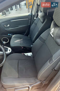 Минивэн Renault Megane Scenic 2009 в 