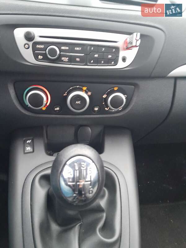 Минивэн Renault Megane Scenic 2016 в Кривом Роге