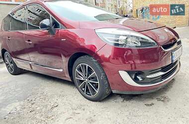 Минивэн Renault Megane Scenic 2013 в 