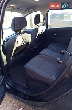 Минивэн Renault Megane Scenic 2010 в 
