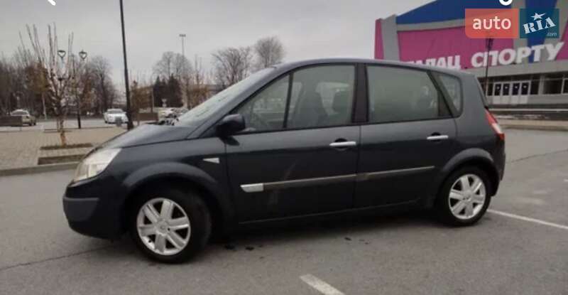 Минивэн Renault Megane Scenic 2005 в 