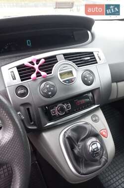 Минивэн Renault Megane Scenic 2005 в 