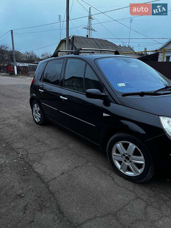 Минивэн Renault Megane Scenic 2004 в Коростене