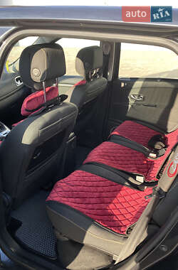 Минивэн Renault Megane Scenic 2010 в 