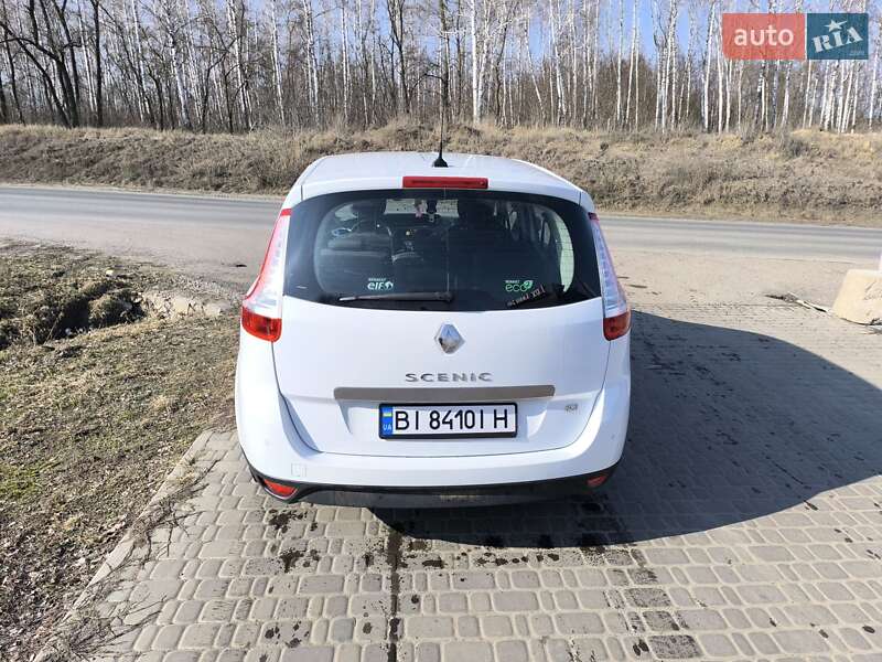 Минивэн Renault Megane Scenic 2011 в Лохвице