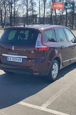 Минивэн Renault Megane Scenic 2012 в 