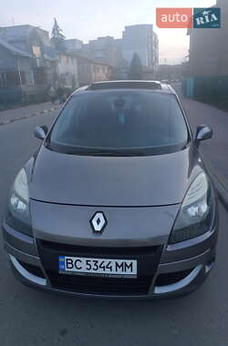 Мінівен Renault Megane Scenic 2011 в 