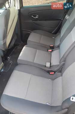 Минивэн Renault Megane Scenic 2013 в 