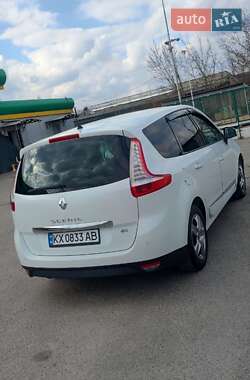 Мінівен Renault Megane Scenic 2015 в 