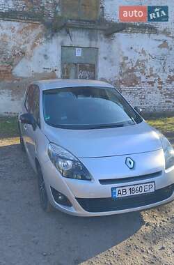Мінівен Renault Megane Scenic 2011 в 
