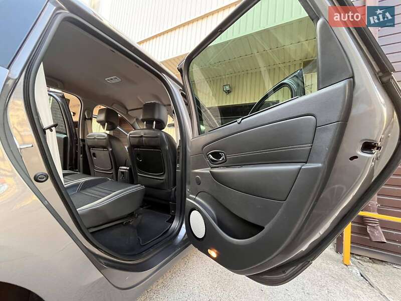 Минивэн Renault Megane Scenic 2014 в Южноукраинске