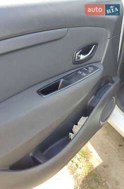 Минивэн Renault Megane Scenic 2012 в 