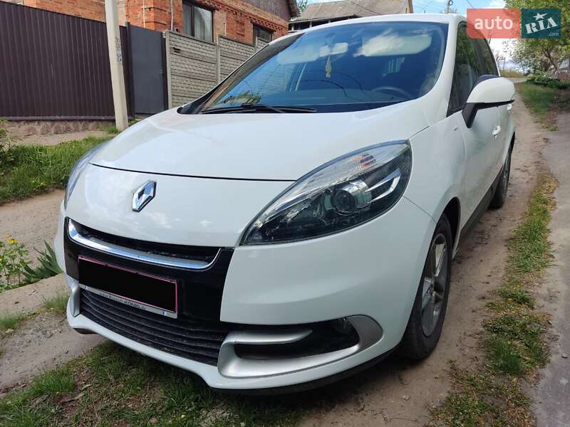 Renault Megane Scenic 2012
