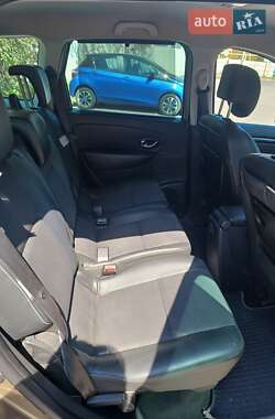 Минивэн Renault Megane Scenic 2014 в 