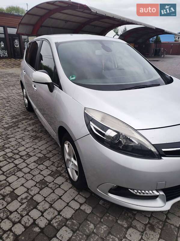 Минивэн Renault Megane Scenic 2014 в Надворной