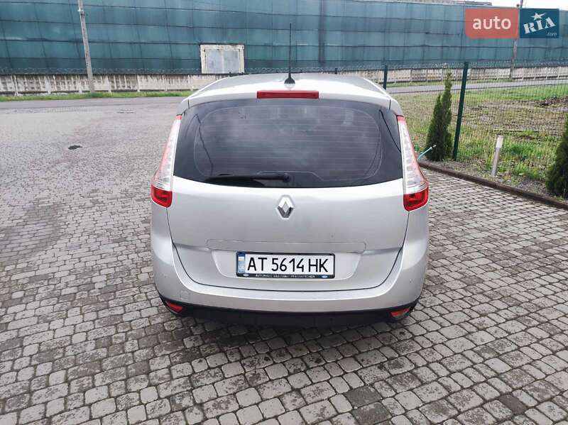 Минивэн Renault Megane Scenic 2014 в Надворной