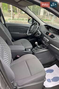 Мінівен Renault Megane Scenic 2011 в 