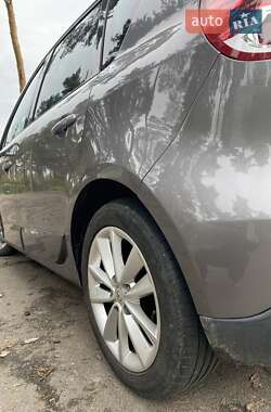 Мінівен Renault Megane Scenic 2011 в 