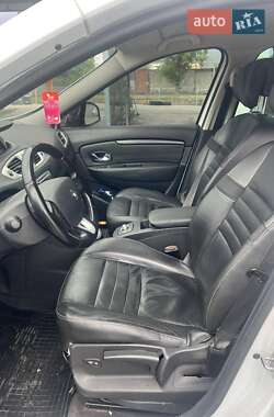 Минивэн Renault Megane Scenic 2010 в 