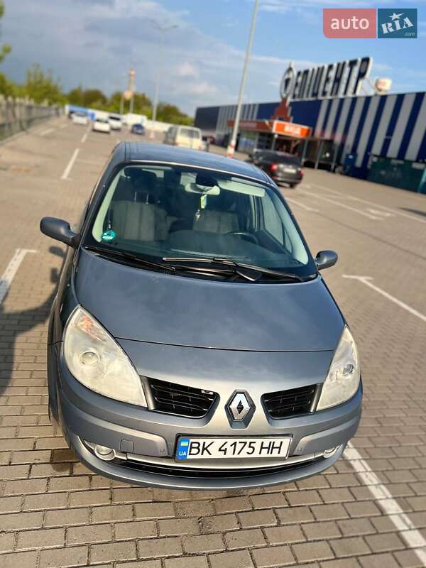 Минивэн Renault Megane Scenic 2006 в Дубно