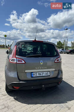 Минивэн Renault Megane Scenic 2010 в 