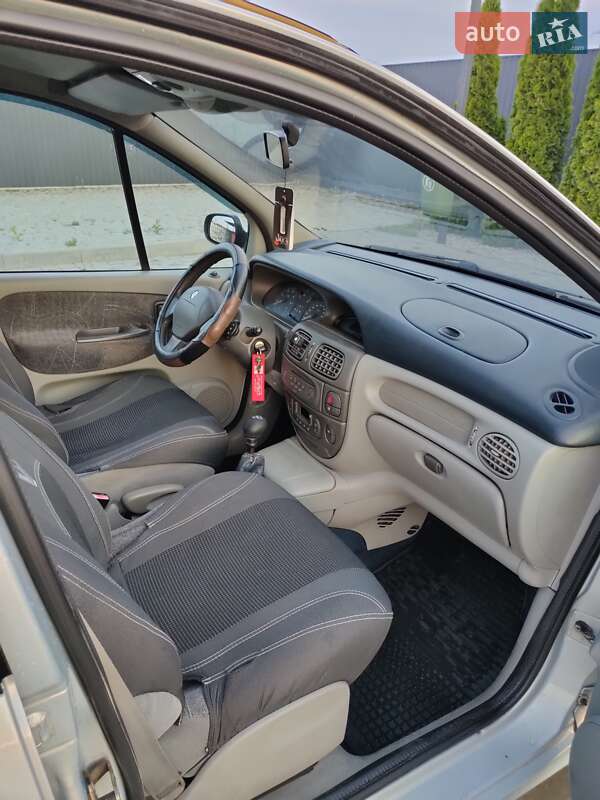 Мінівен Renault Megane Scenic 2000 в Кам'янець-Подільському