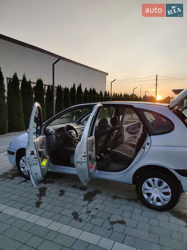 Мінівен Renault Megane Scenic 2000 в Кам'янець-Подільському