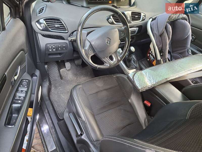 Мінівен Renault Megane Scenic 2016 в Івано-Франківську