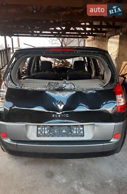 Минивэн Renault Megane Scenic 2004 в Васищево