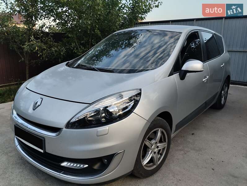 Renault Megane Scenic 2012
