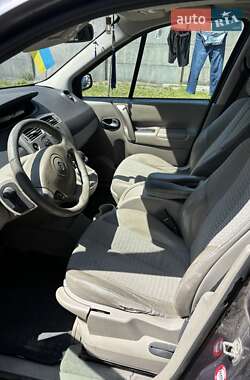 Минивэн Renault Megane Scenic 2003 в  фото 11 Минивэн Renault Megane Scenic 2003 в
