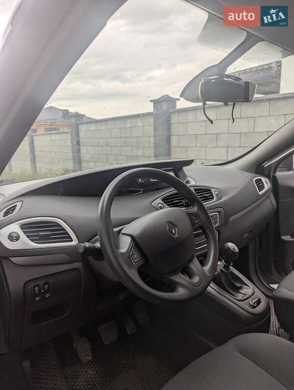 Мінівен Renault Megane Scenic 2010 в Рівному фото 4 Мінівен Renault Megane Scenic 2010 в Рівному