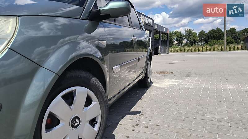 Минивэн Renault Megane Scenic 2005 в Золочеве