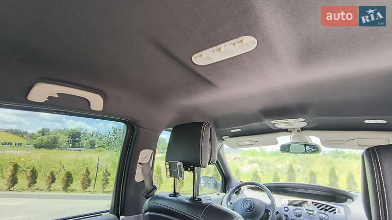 Минивэн Renault Megane Scenic 2005 в Золочеве