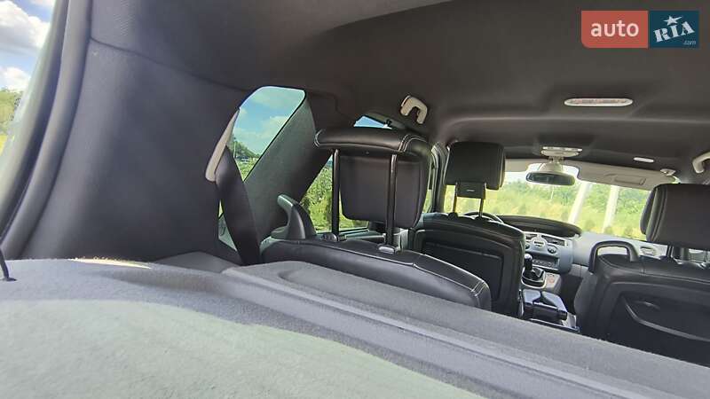 Минивэн Renault Megane Scenic 2005 в Золочеве