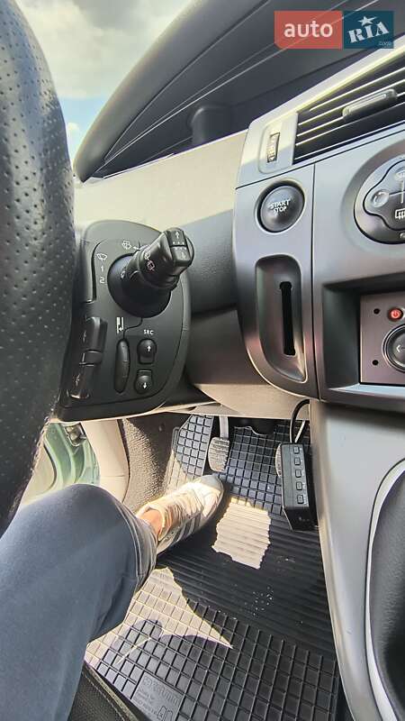 Минивэн Renault Megane Scenic 2005 в Золочеве
