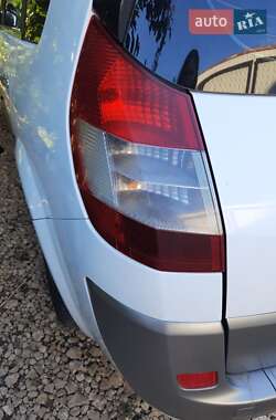 Седан Renault Megane Scenic 2005 в 