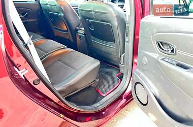 Минивэн Renault Megane Scenic 2013 в 
